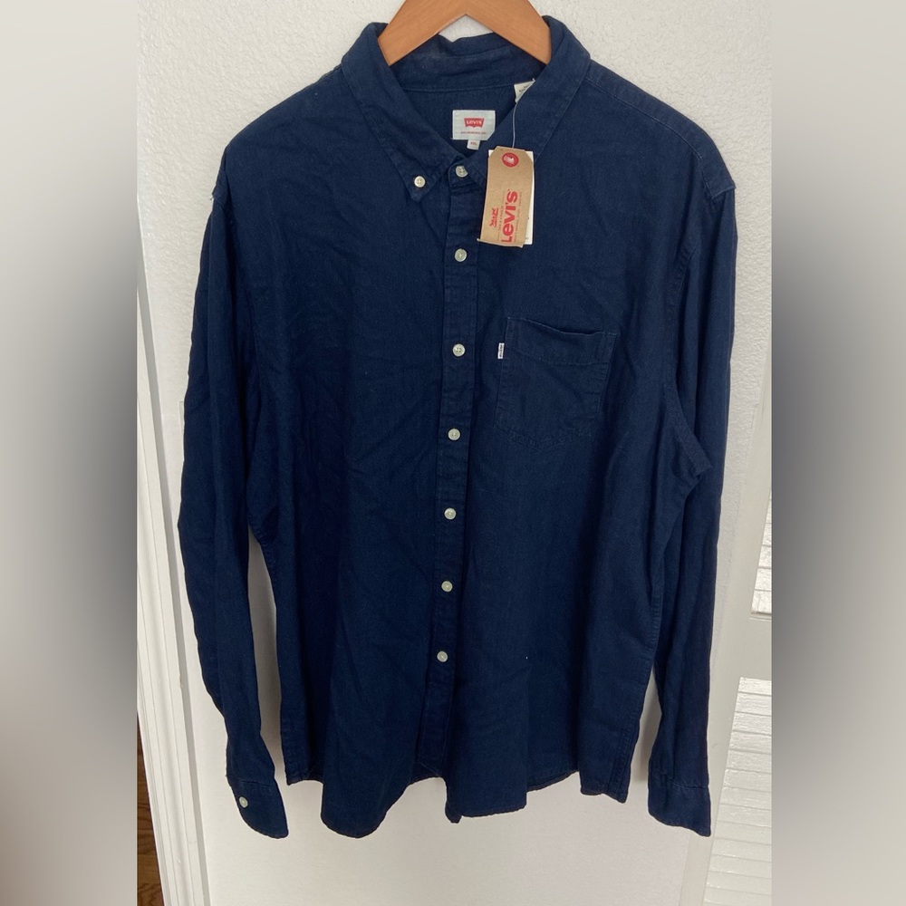 Mens XXL button down denim shirt Levi’s NWT
